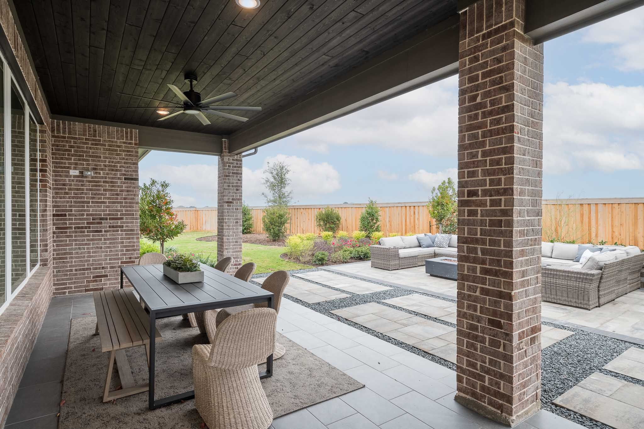 Dunham Pointe 80' | Milan Model