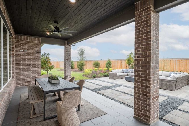 Dunham Pointe 80' | Milan Model