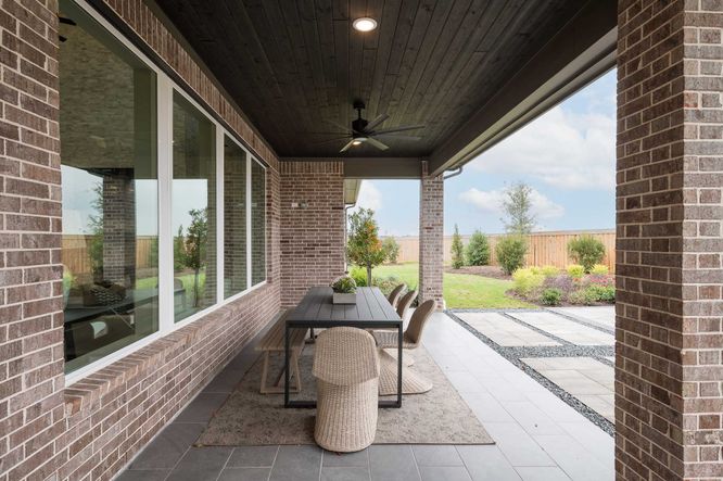 Dunham Pointe 80' | Milan Model