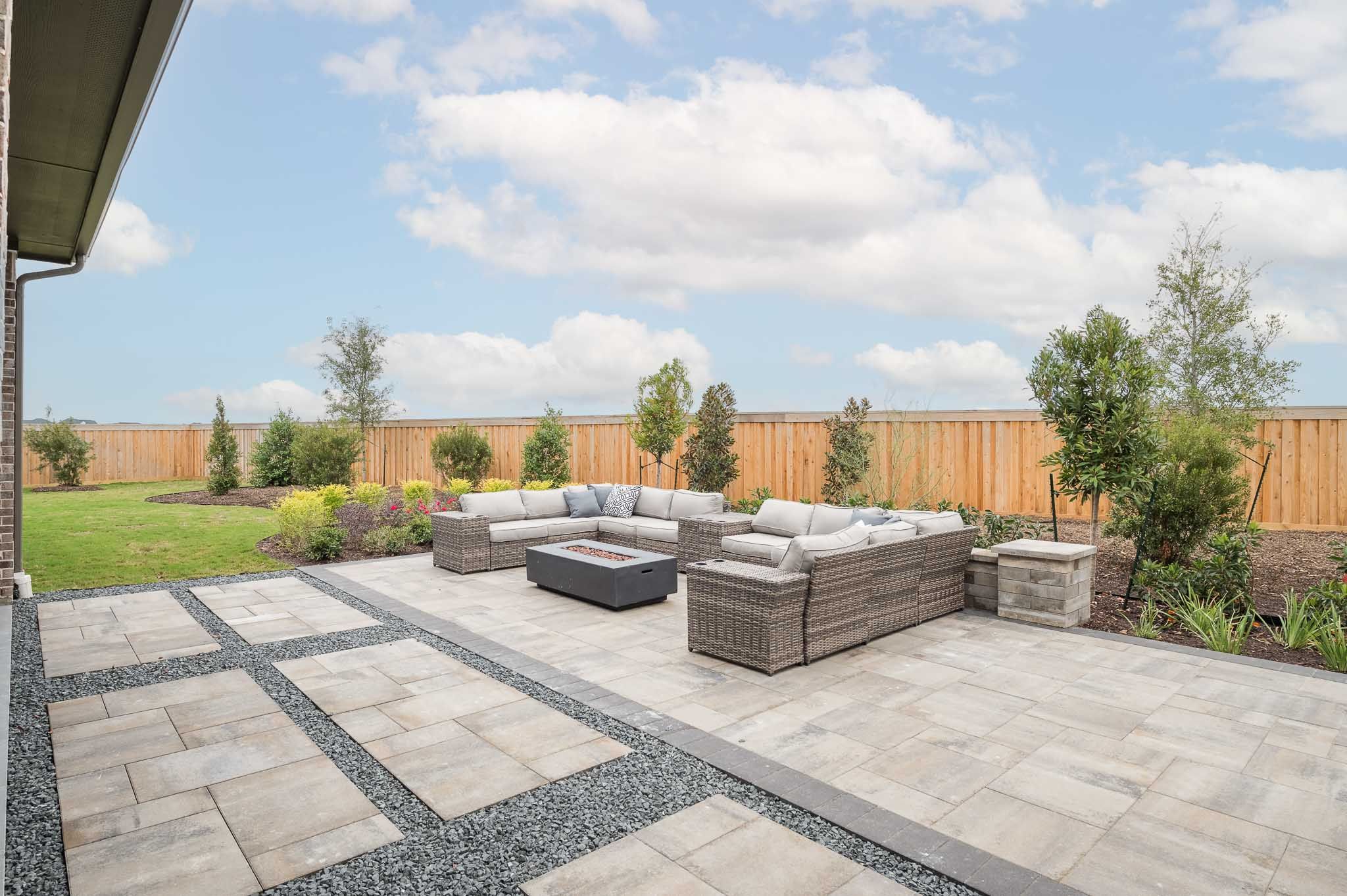 Dunham Pointe 80' | Milan Model