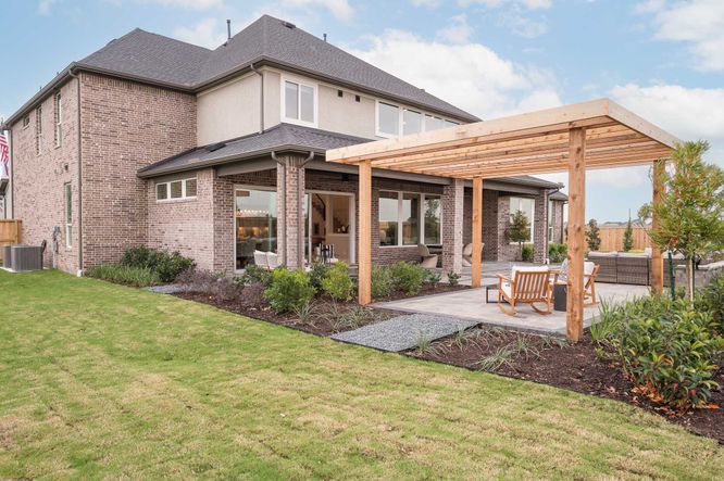 Dunham Pointe 80' | Milan Model