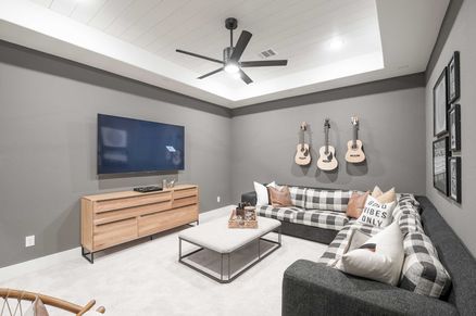 Dunham Pointe 80' | Milan Model