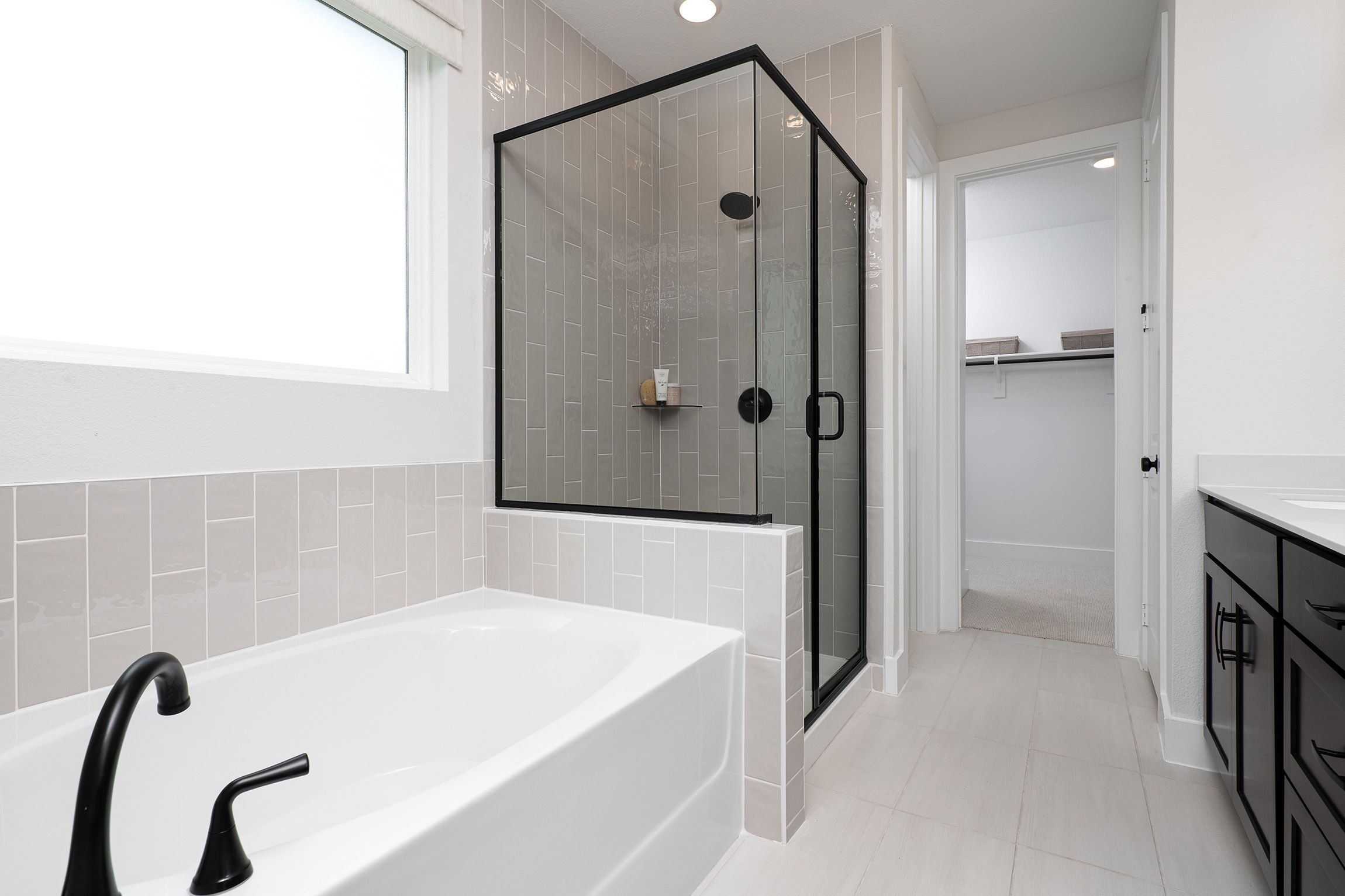 Primary Suite with tub