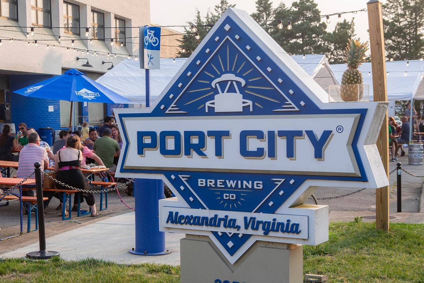 Minutes to Dining & Entertainment