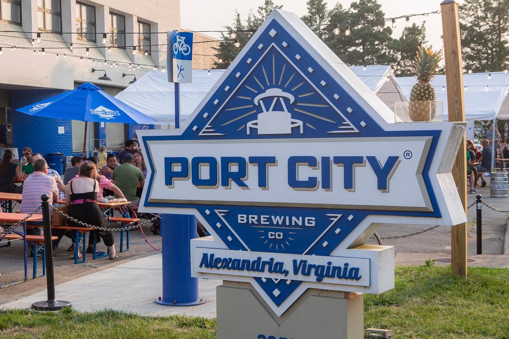 Minutes to Dining & Entertainment