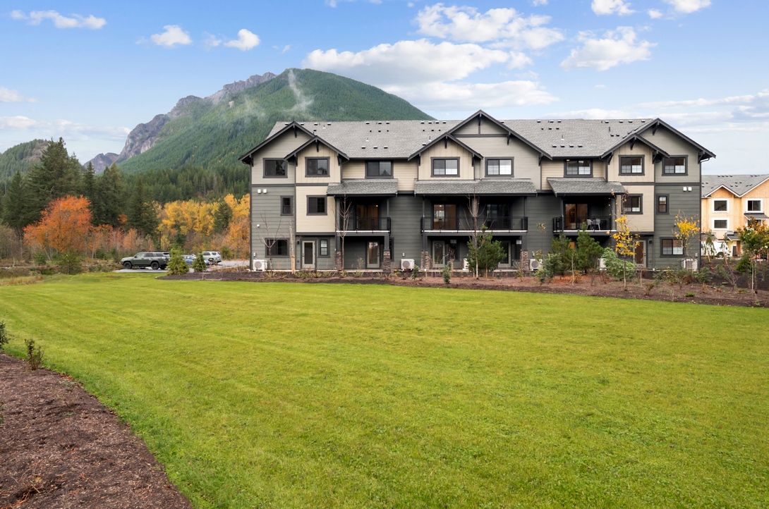 6 Plex | Exterior Style A