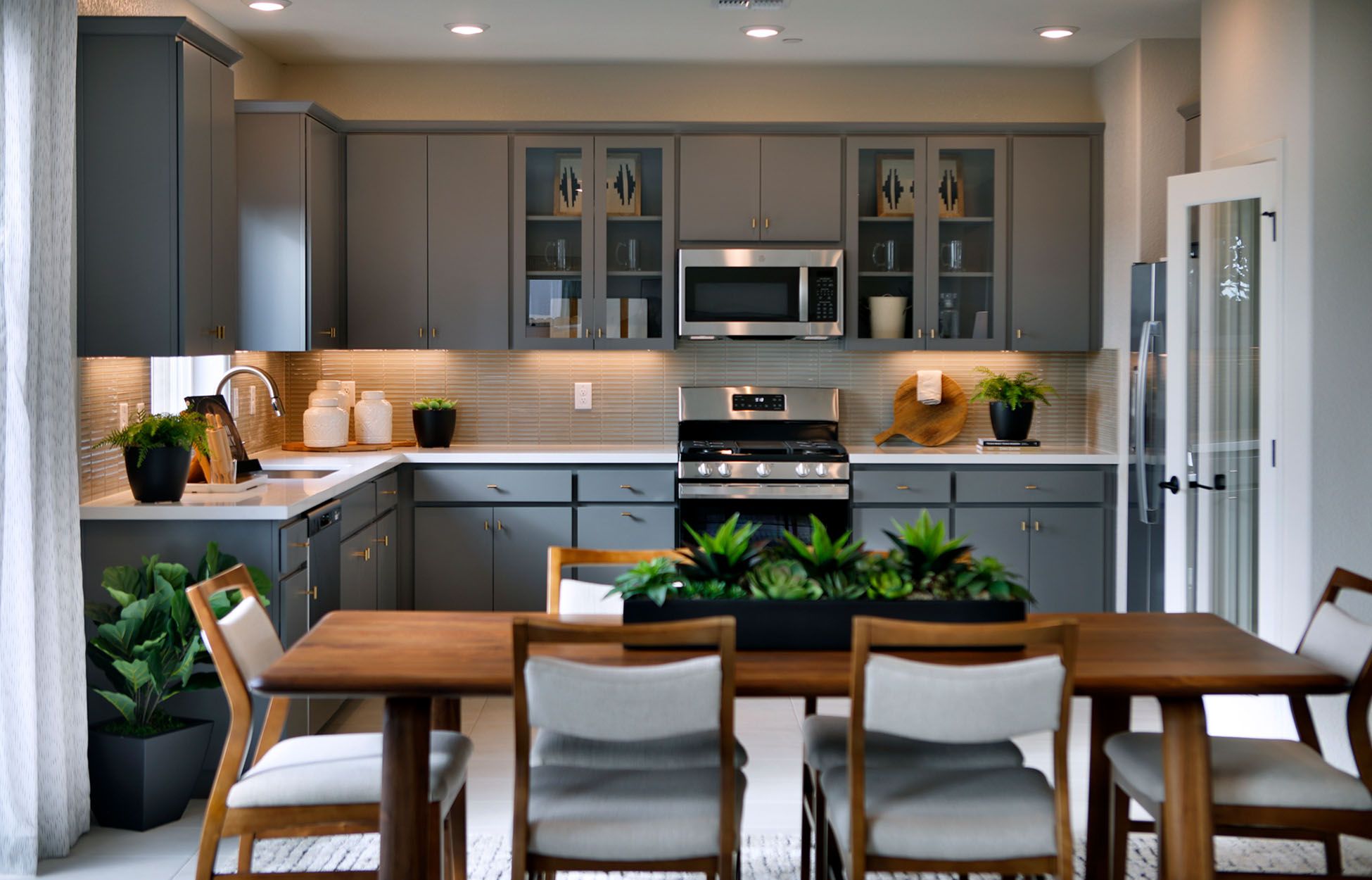 Vibrance Plan 1 Kitchen & Dining