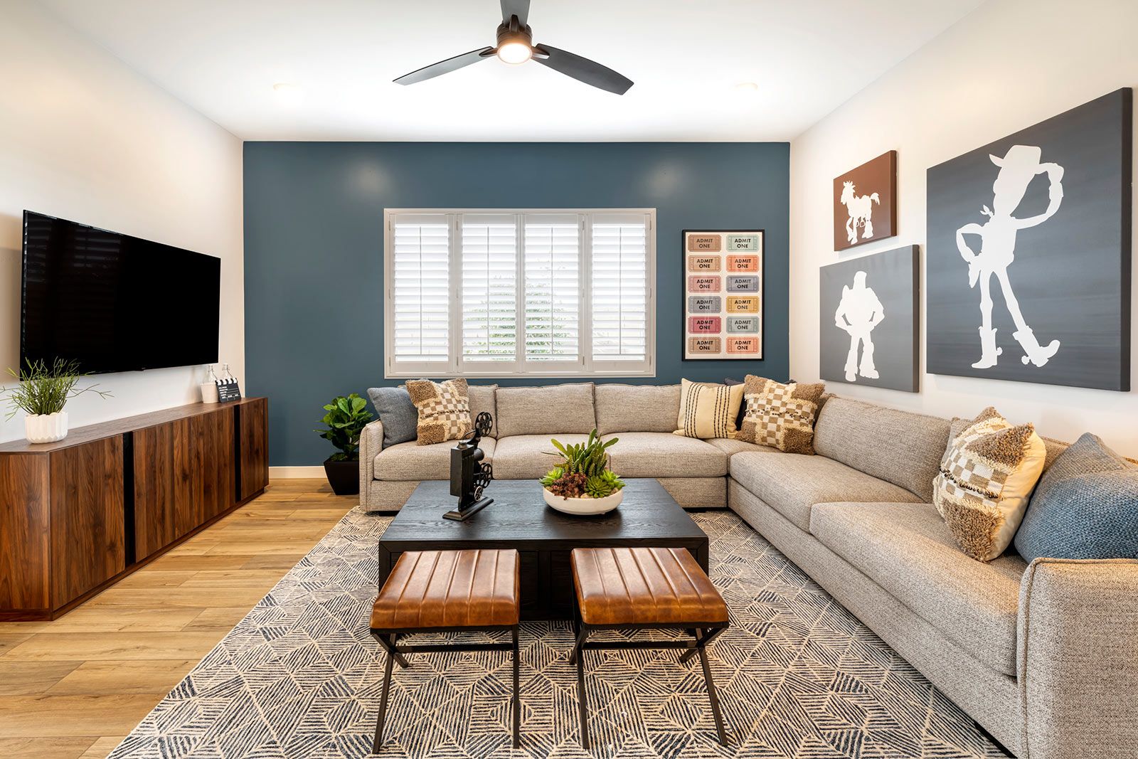 Dahlia Model | Game Room