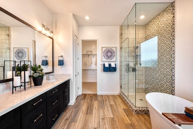 Dahlia Model | Primary Bath