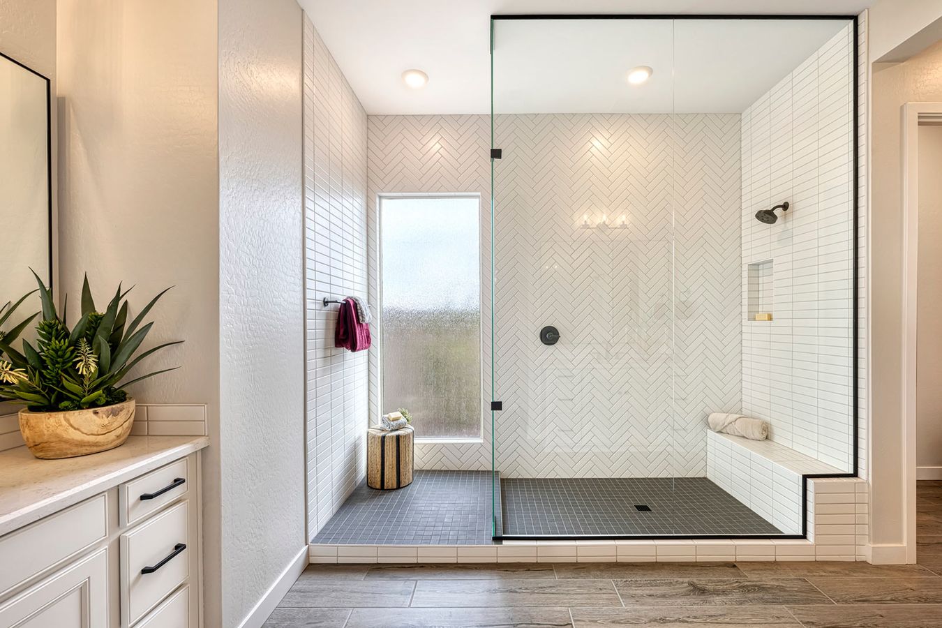 Holly Model | Primary Bathroom