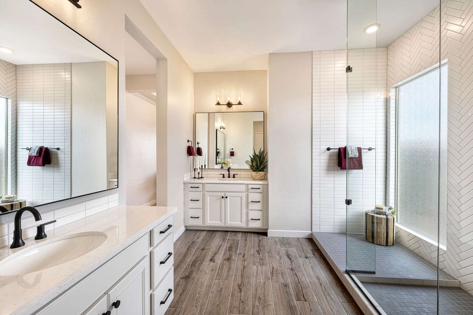 Holly Model | Primary Bathroom