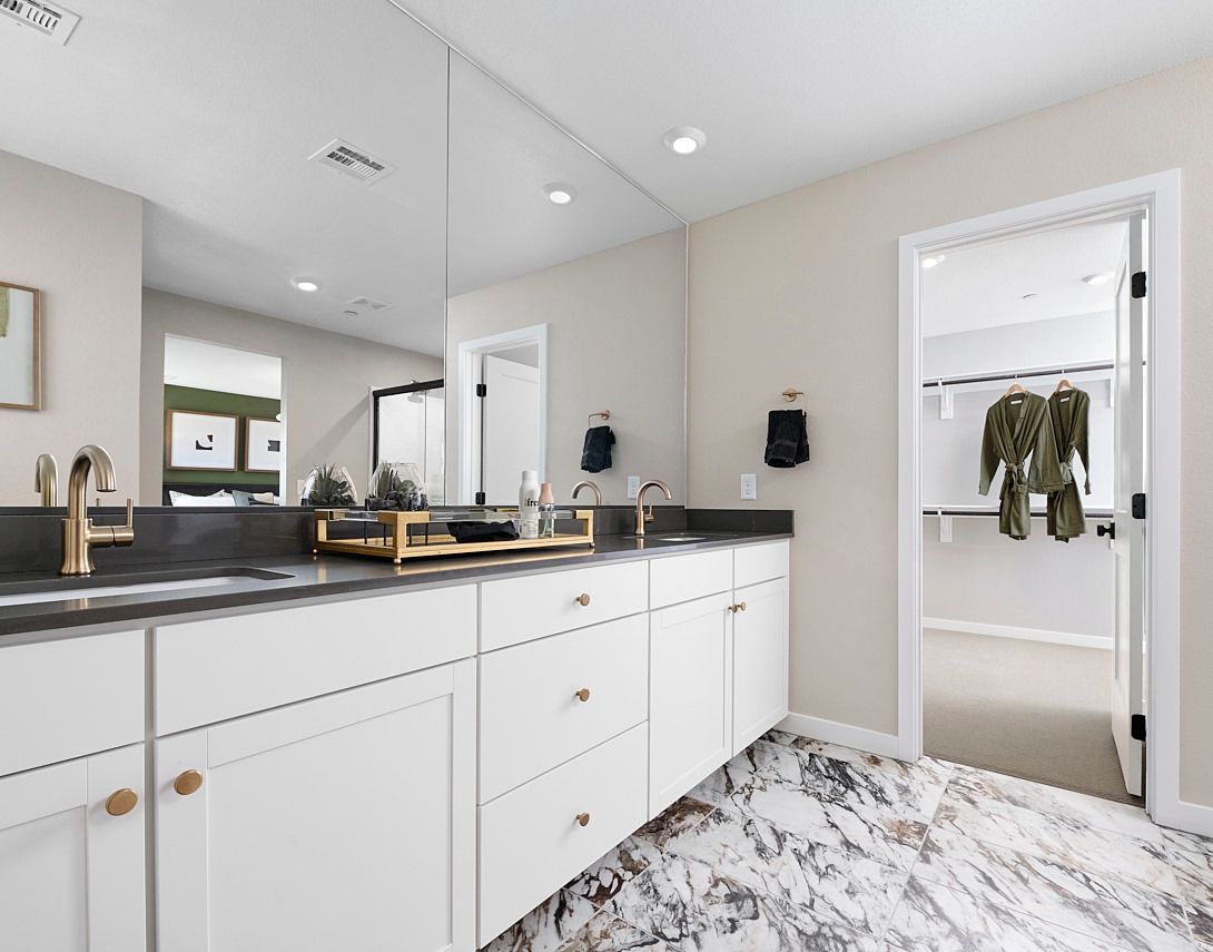 Plan 2 | Primary Bath