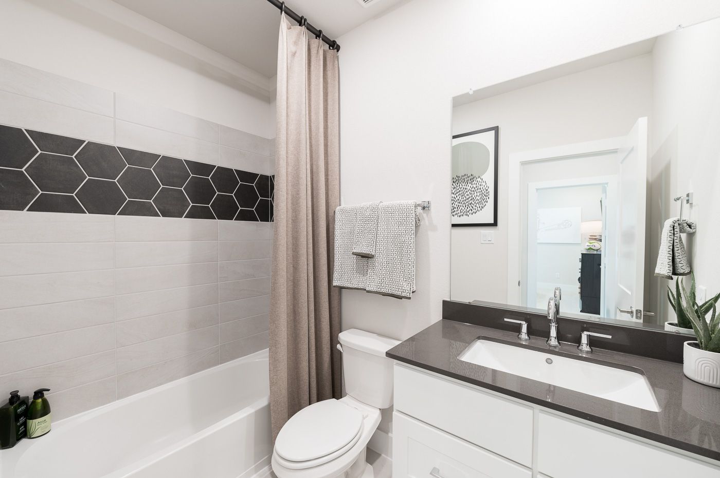 Bogata Plan | Representative Only | Bath 4