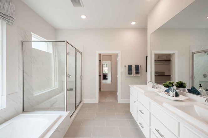 Longspur Model | Primary Bath