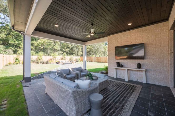 Barnhart Model | Covered Outdoor Living