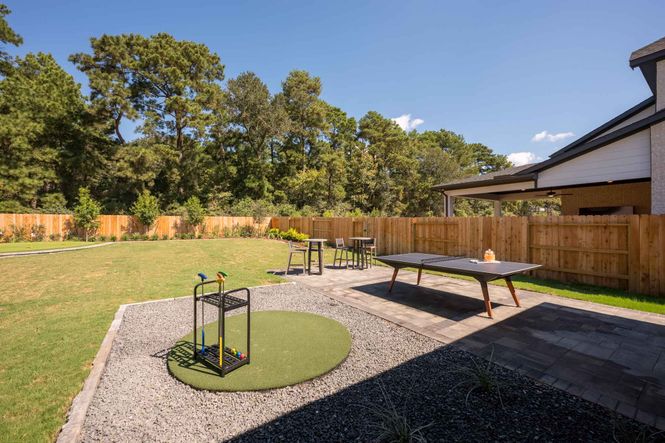 Martin Model | Backyard