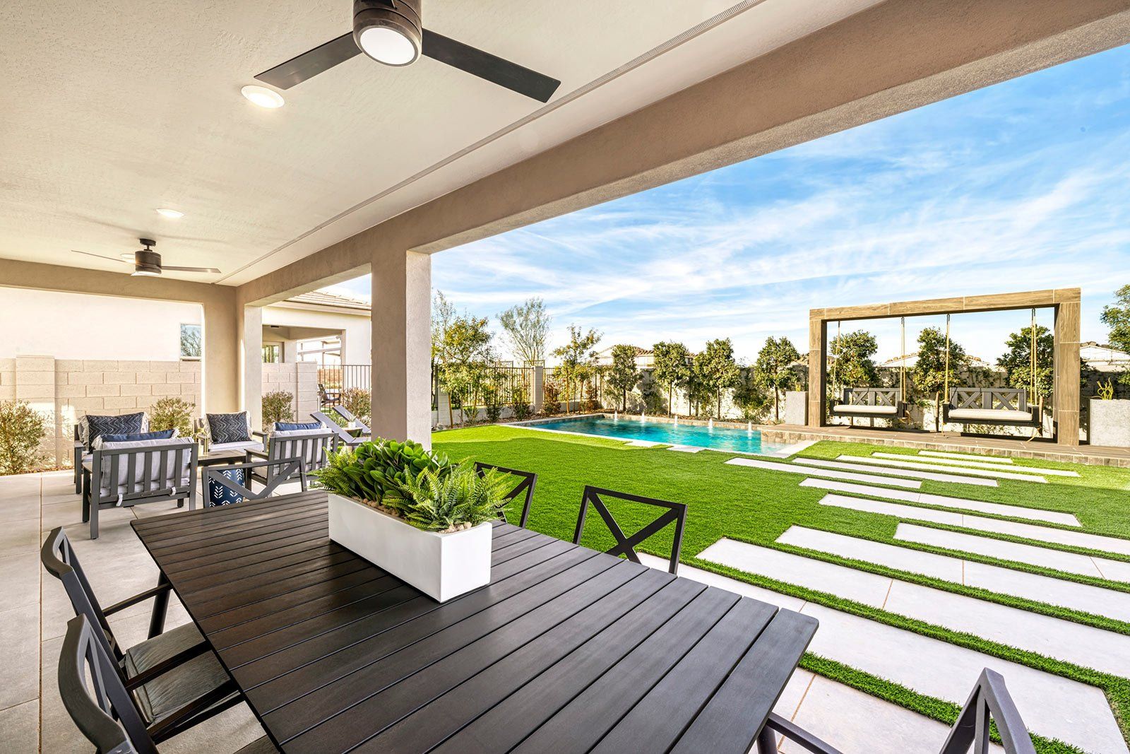 Estrella Model | Backyard