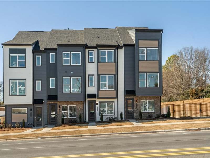 5711 Castlerea Dr. Charlotte, NC 28217