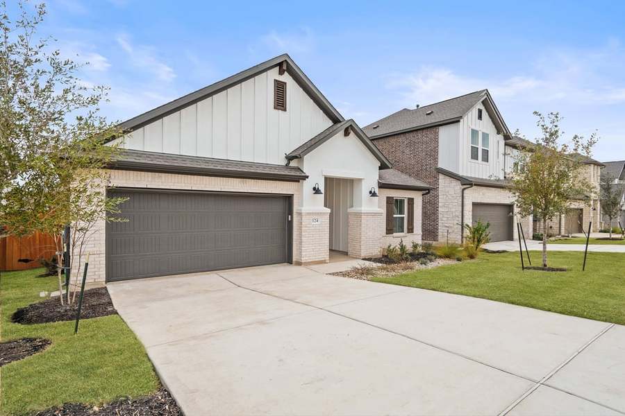 124 Old Woods Road (Clebourne)