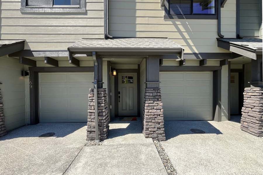 1169 Shoreline Way Se. North Bend, WA 98045
