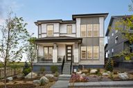 Crescendo at The Aurora Highlands por Tri Pointe Homes en Denver Colorado