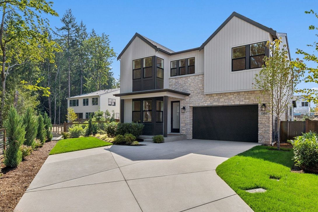 13736 Se 85Th Street. Newcastle, WA 98059