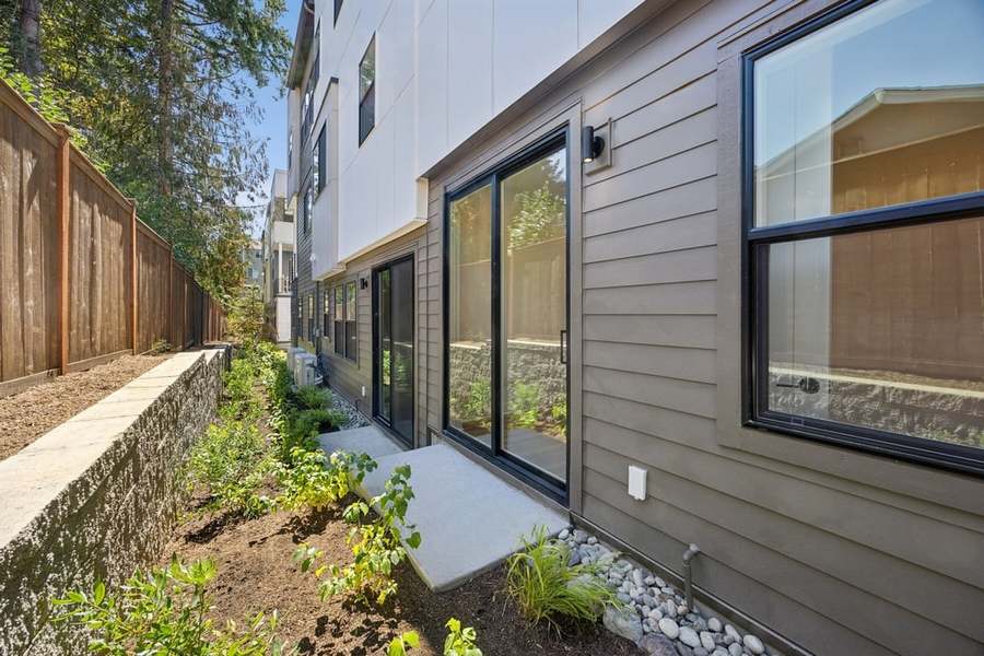 18814 99th Ct Ne, Unit B (Plan 1)