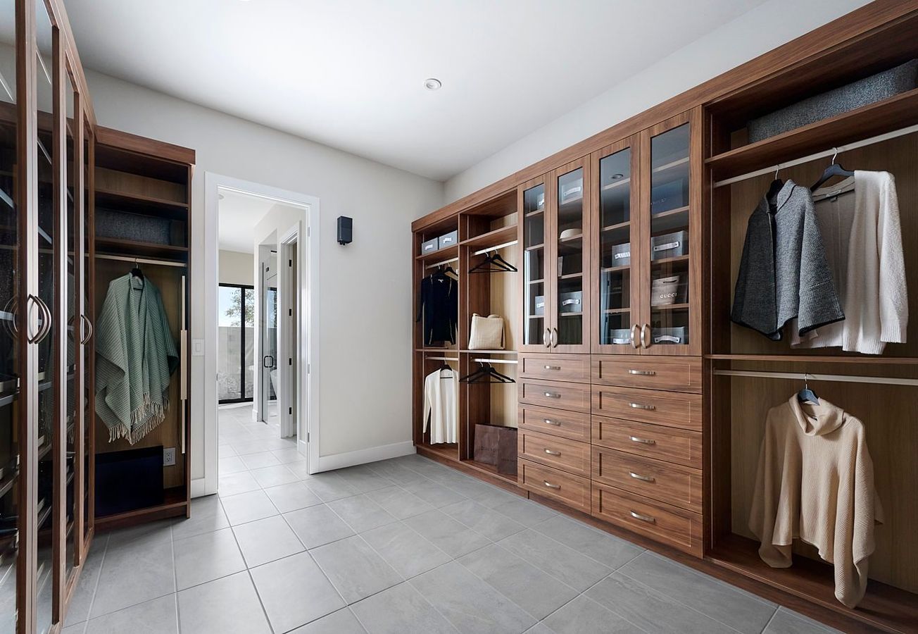 Plan 1 | Primary Closet