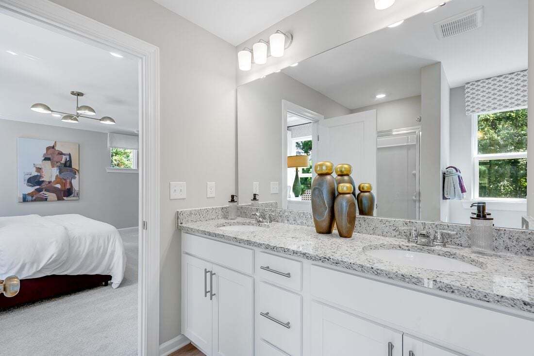 hj-nc-raleigh-eagle-trace-stella-lot-1-bathroom-04