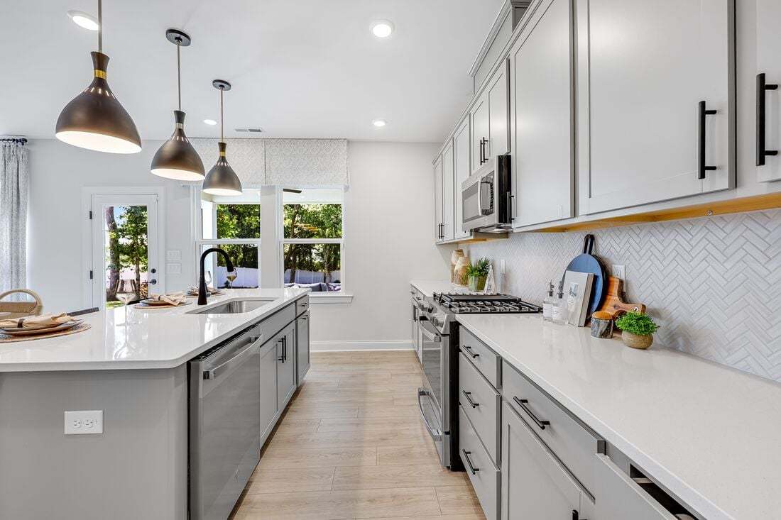 hj-nc-raleigh-eagle-trace-ashford-lot-3-kitchen-02