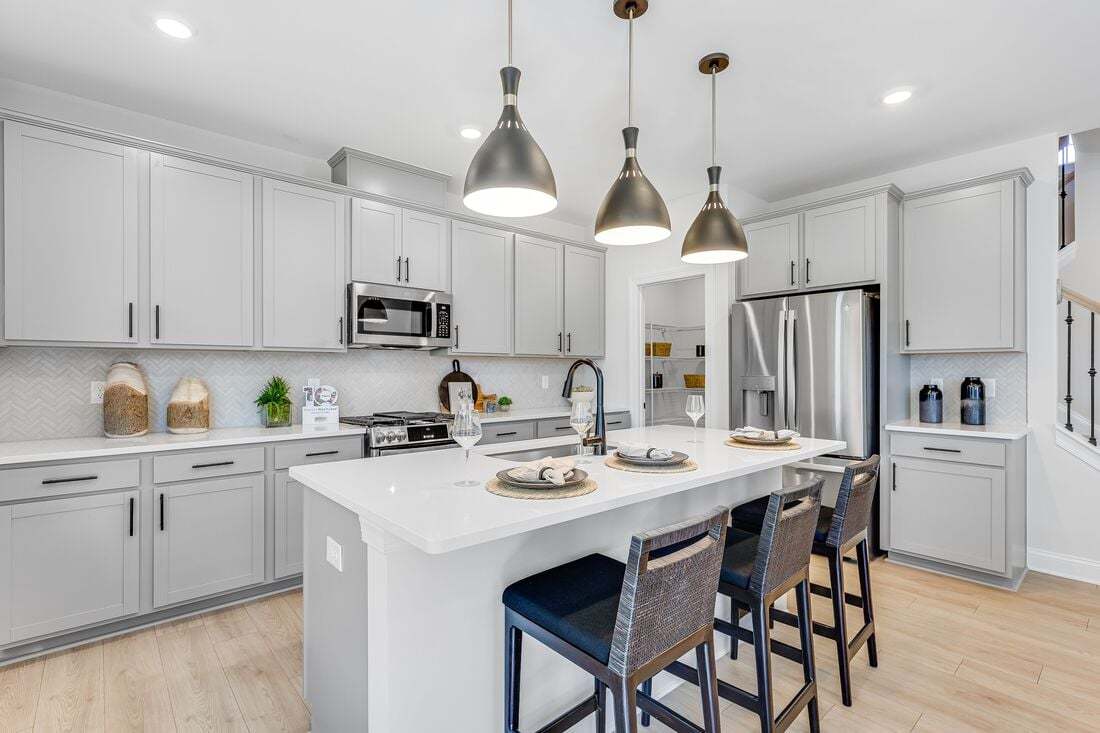 hj-nc-raleigh-eagle-trace-ashford-lot-3-kitchen-03