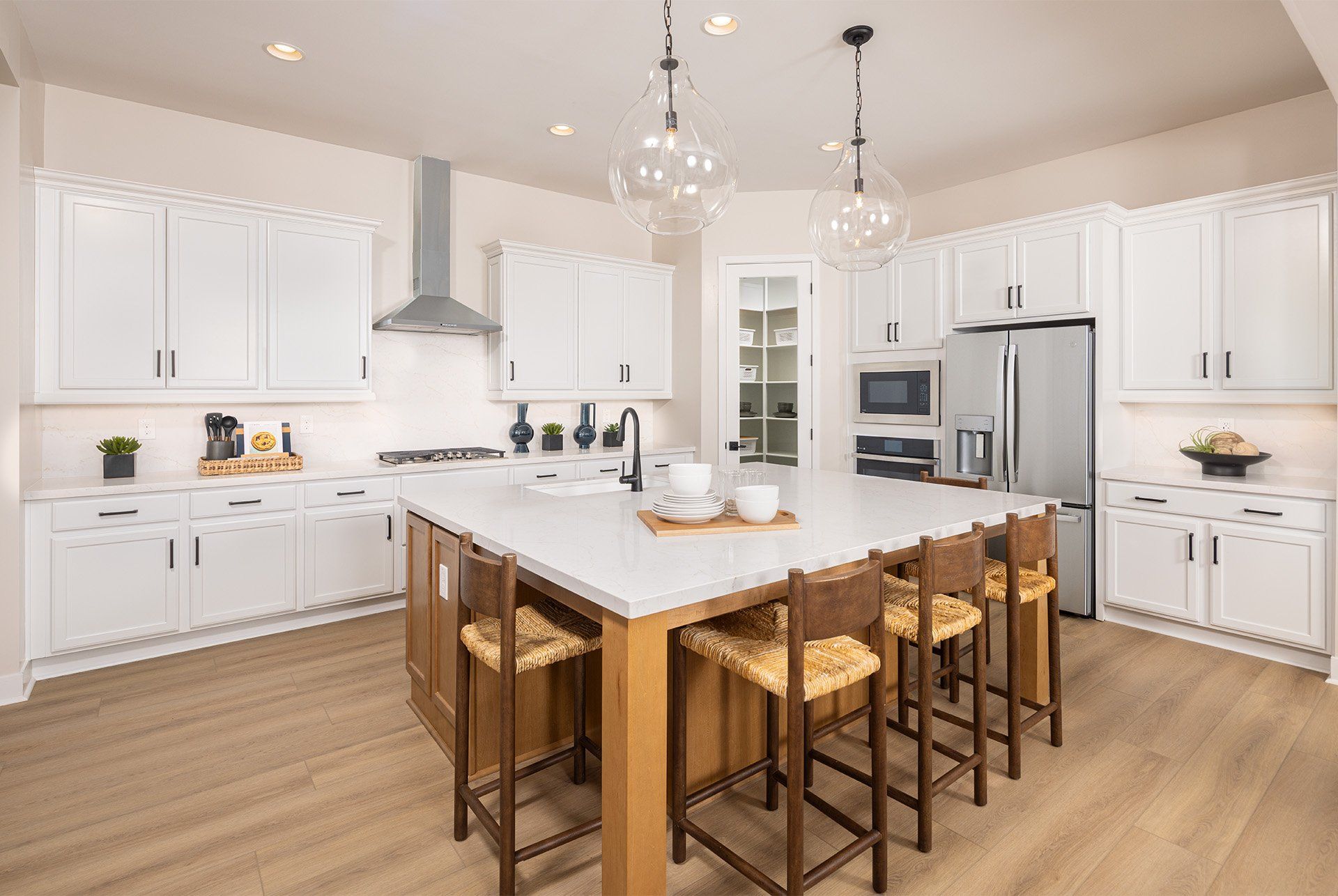 Verdin Discovery_Azelia Kitchen 1920x1286