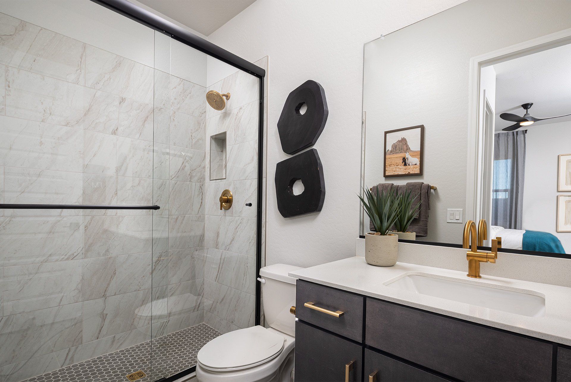 Verdin Discovery_Poppy Bath 2 1920x1286