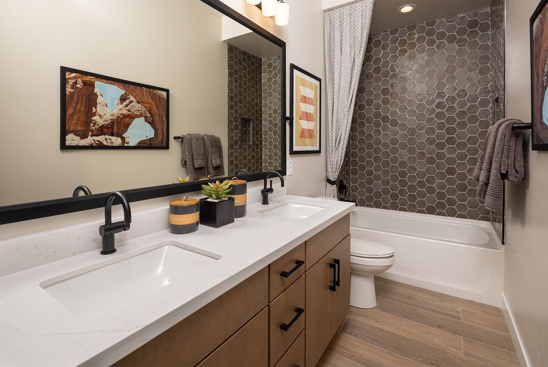 Verdin Summit_Palisade Bath 2