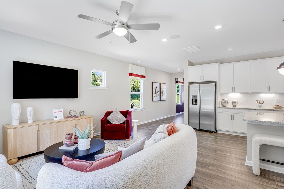 hj-nc-raleigh-eagle-trace-stella-lot-1-tv-lou...