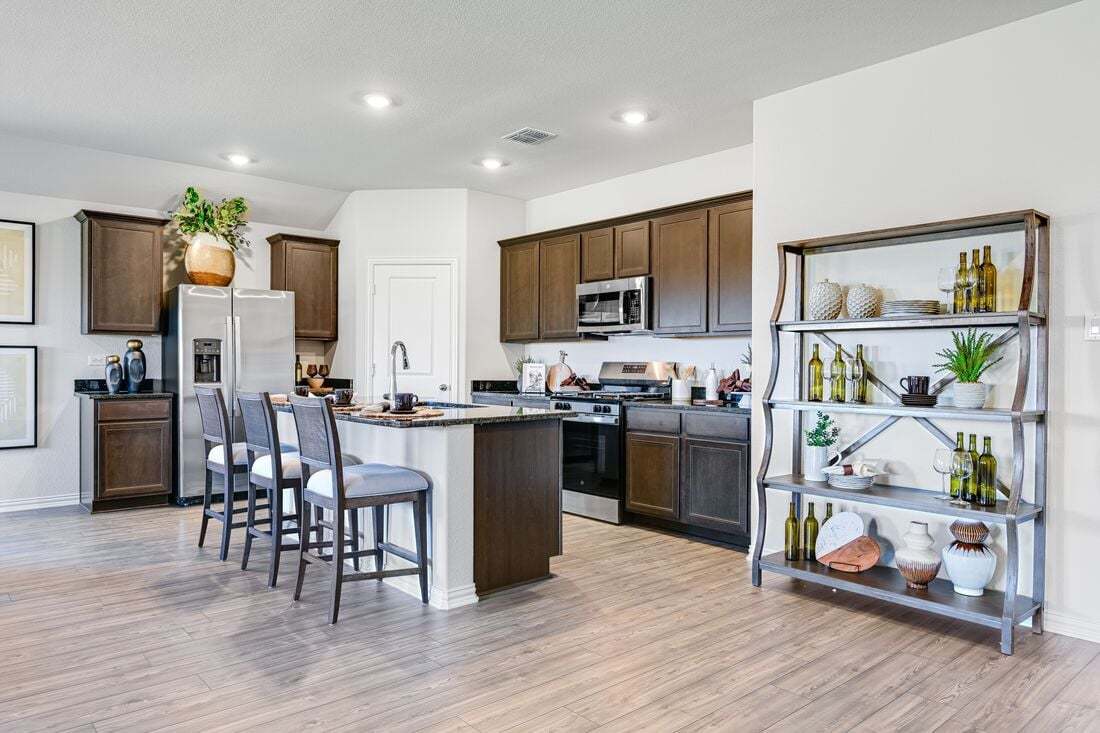 hj-tx-dallas-river-ridge-kyle-lot-27c-kitchen-05