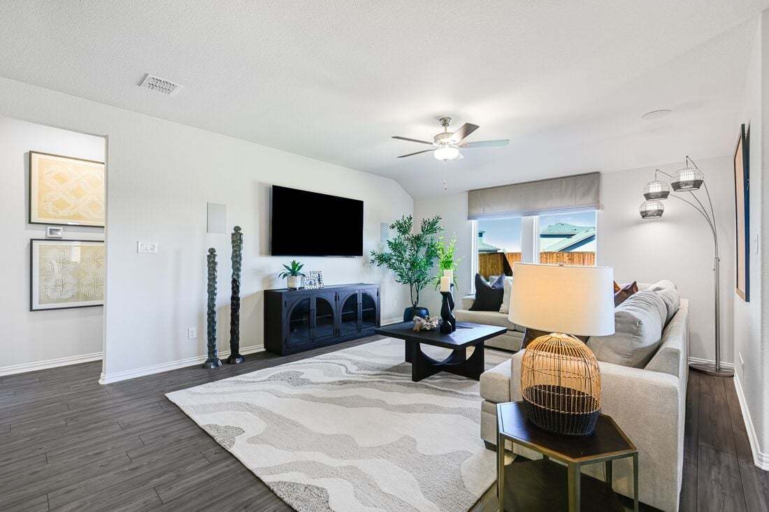 hj-tx-dallas-river-ridge-kyle-lot-27c-tv-lounge-01