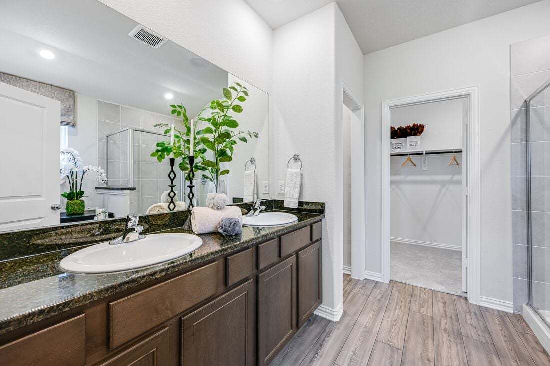 hj-tx-dallas-river-ridge-kyle-lot-27c-bathroom-03