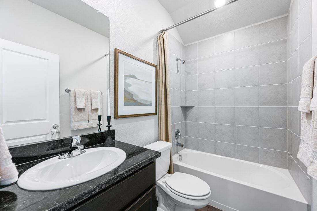 hj-tx-dallas-river-ridge-kyle-lot-27c-bathroom-01