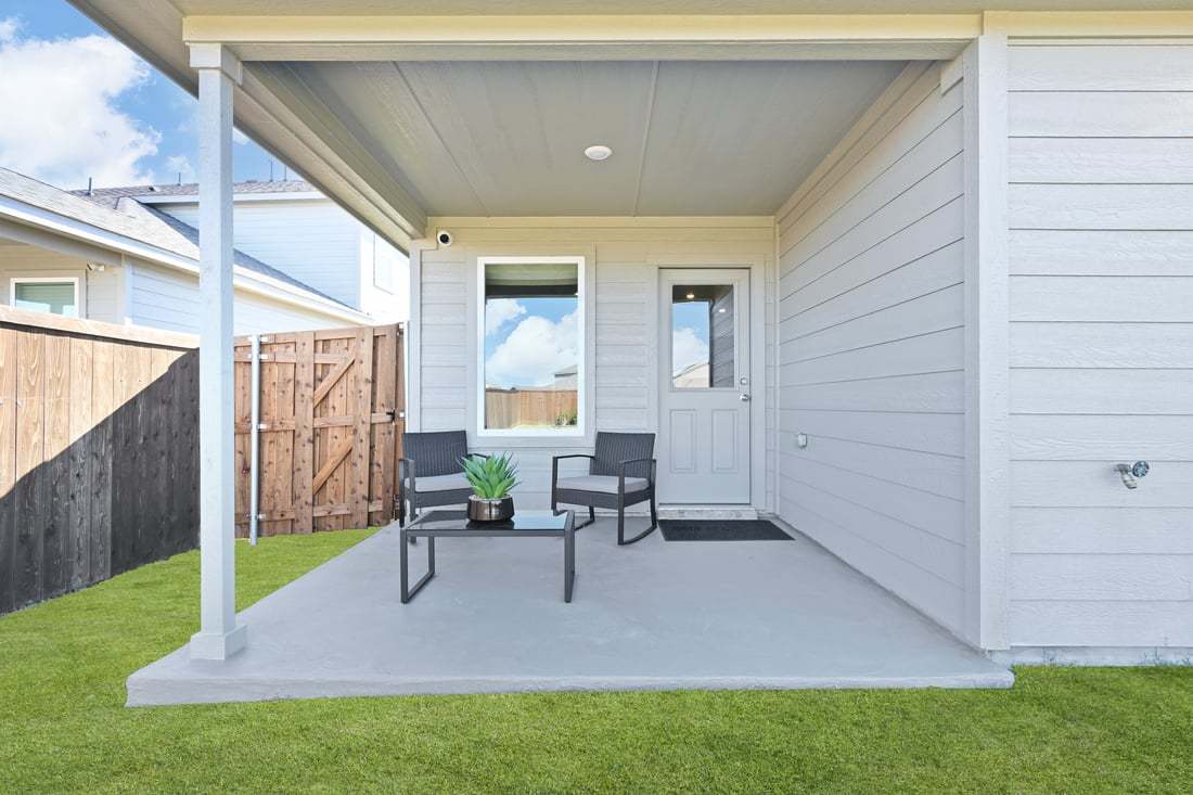 hj-tx-dallas-river-ridge-kyle-lot-27c-patio-01
