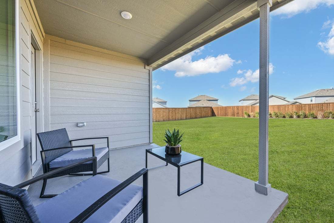 hj-tx-dallas-river-ridge-kyle-lot-27c-patio-02