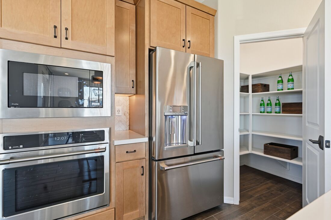 La Mira Wedgewood Kitchen and Pantry