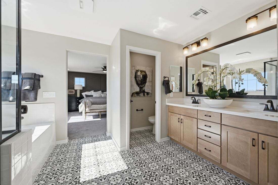 La Mira Wedgewood Primary Bath 1