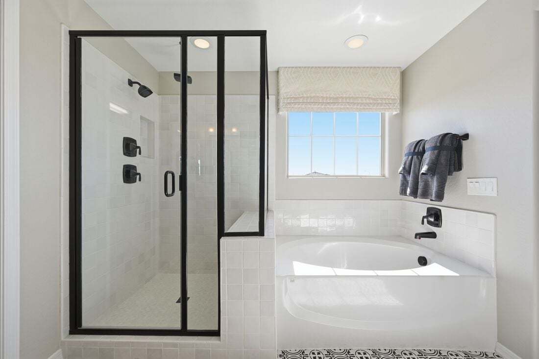 La Mira Wedgewood Primary Bath 2