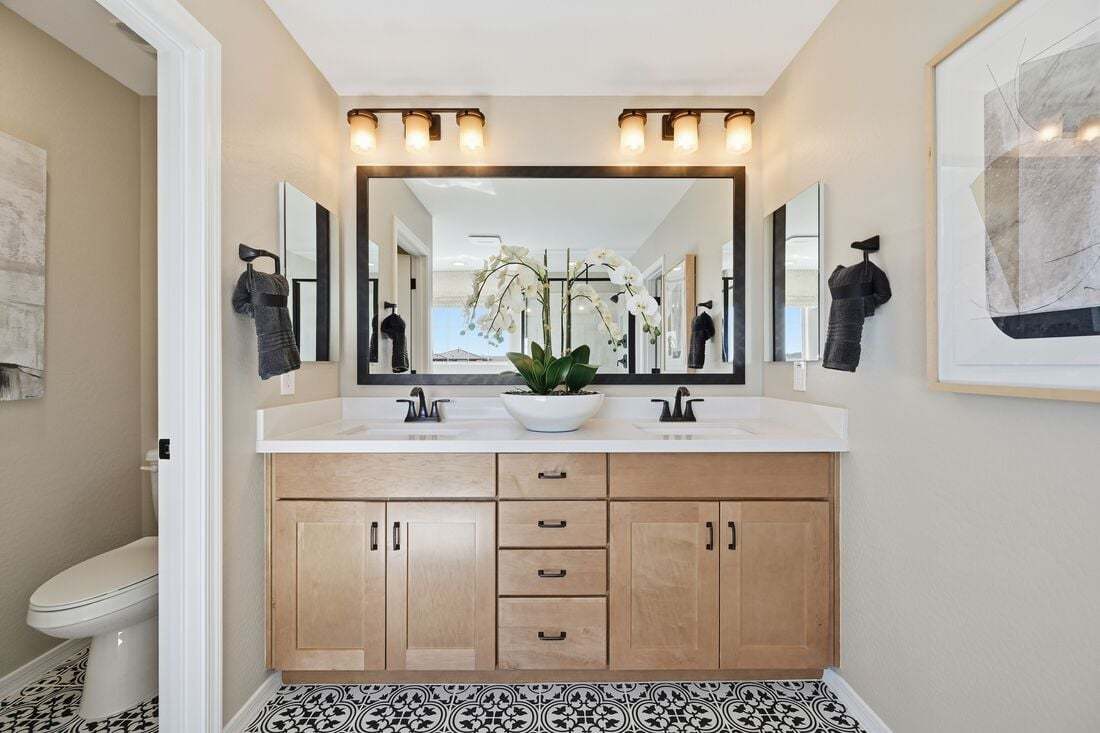 La Mira Wedgewood Primary Bath 3