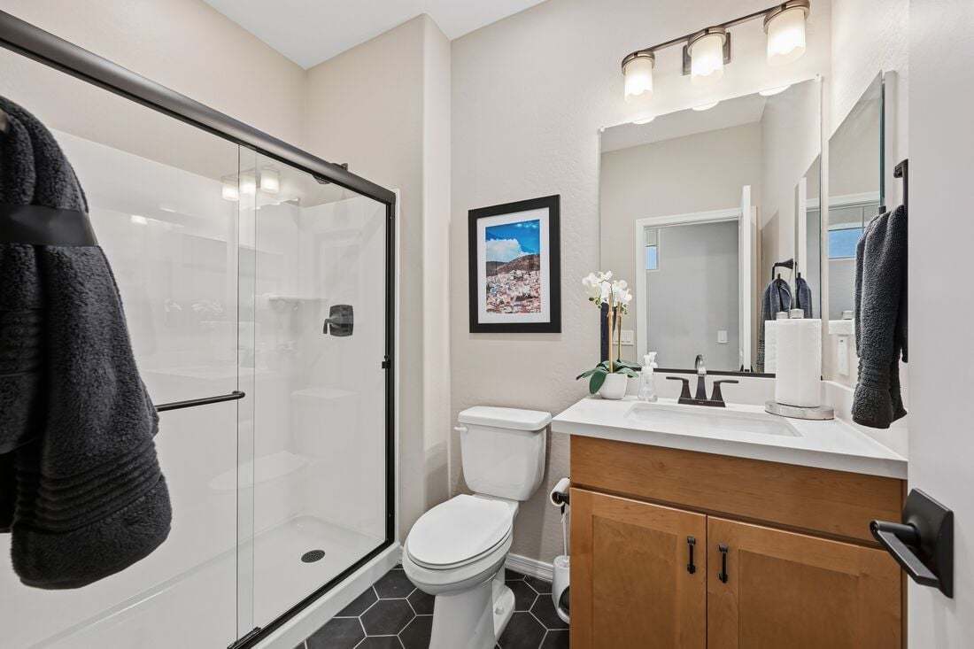 La Mira Wedgewood Secondary Bath 2