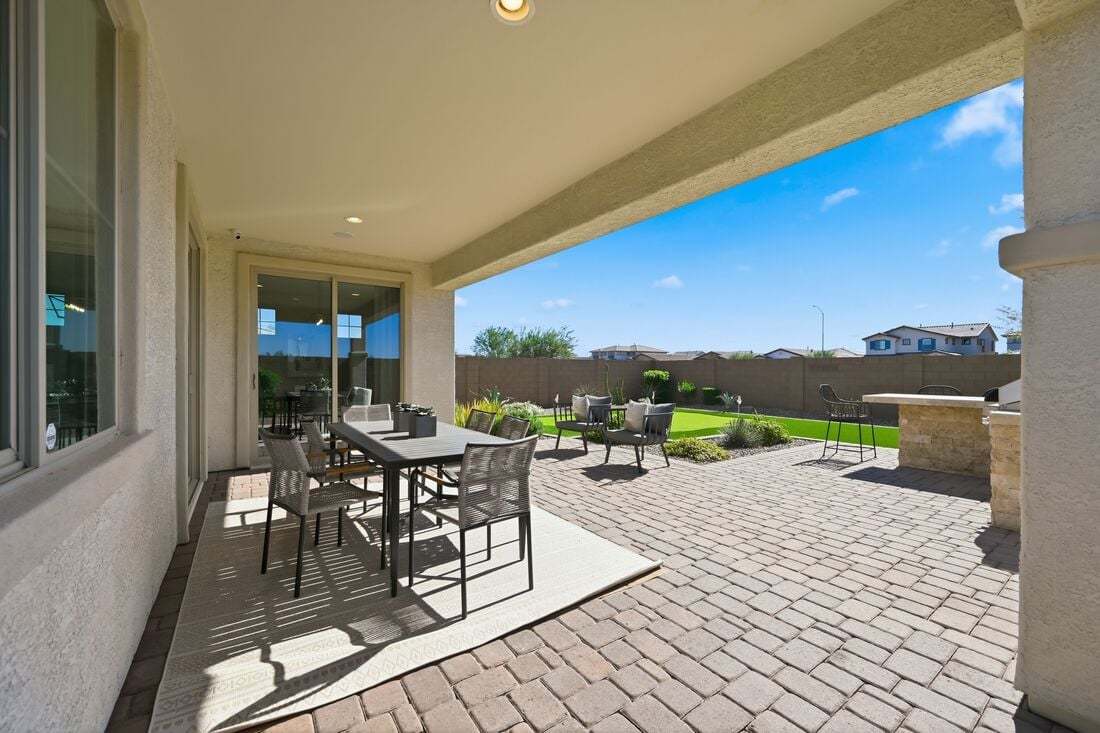 La Mira Wedgewood Covered Patio