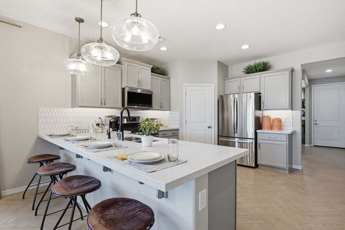 La Mira DiscoveryHarlow ModelKitchen 3