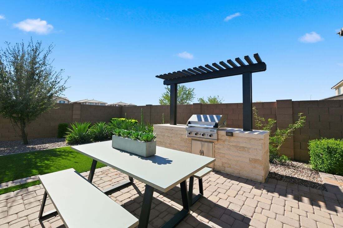 La Mira DiscoveryHarlow ModelBackyard2