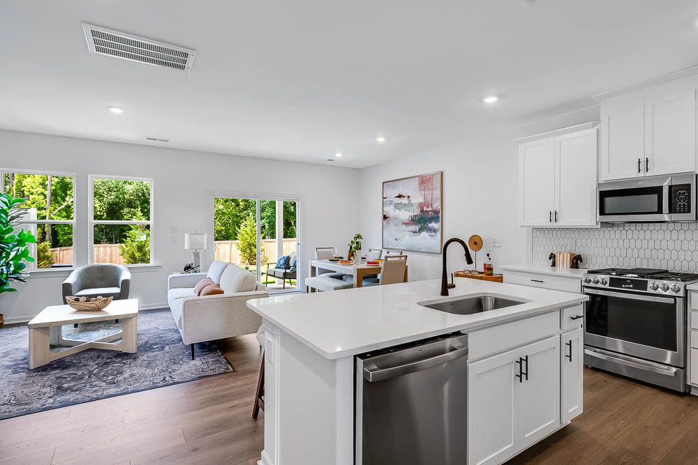 hj-nc-raleigh-forestville-magnolia-lot-2-kitc...